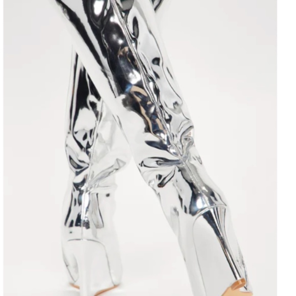 Silver Fashion Nova Boots Size 7 Women's NWT - Picture 4 of 4